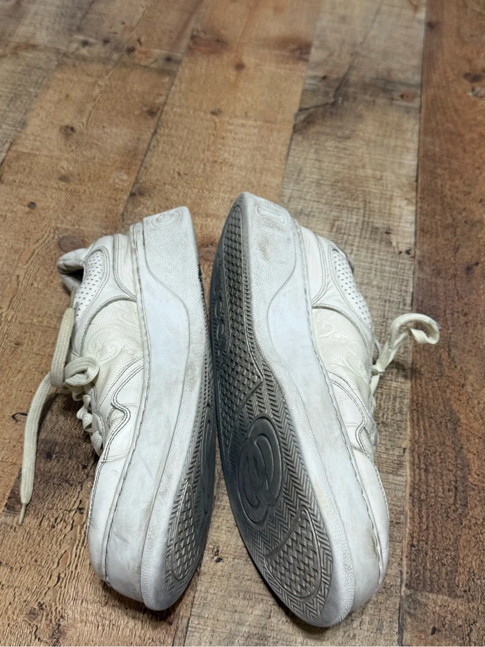Gucci Chunky B Size 10.5 Off White Leather Jumbo GG Low Top Sneakers